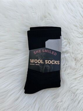 She Smiled Black Merino Wool Socks - Men's Casual Crew Size Large NWT
